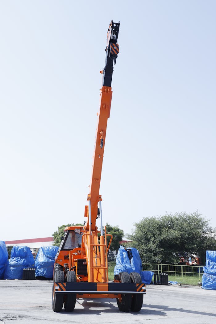 Hakkımızda Orange Mobile Crane In Industrial Setting 29502181